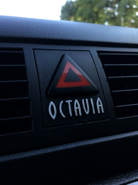 Рено Меган 2 аварийка кнопка