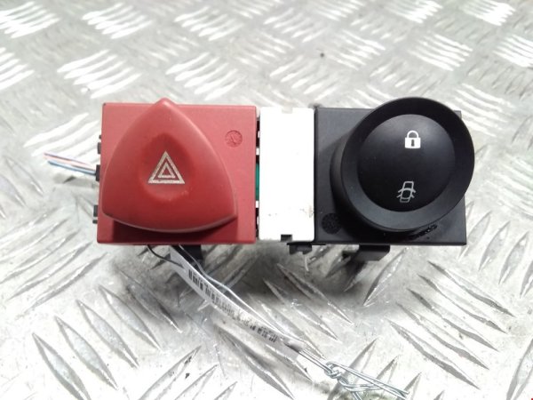 Кнопка аварийки Chevrolet Lacetti