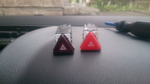 Кнопка аварийной сигнализации Рено Симбол