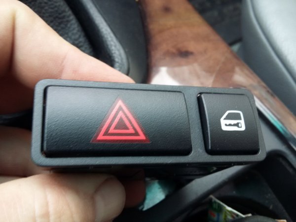 Кнопка 245.3710-02 авар. Сигнала