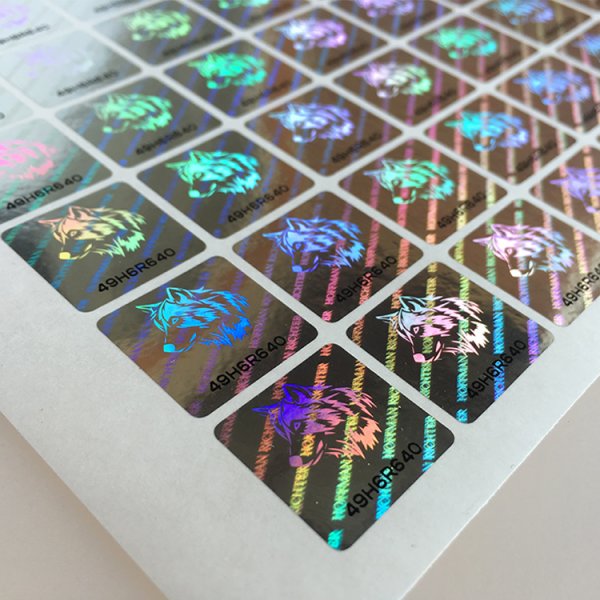 Голографические наклейки с логотипом