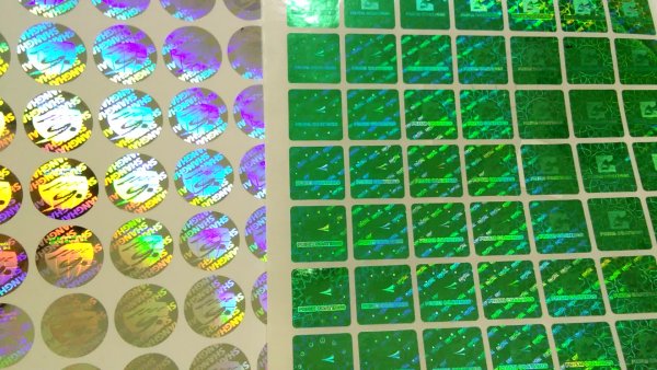 Защитные голографические наклейки