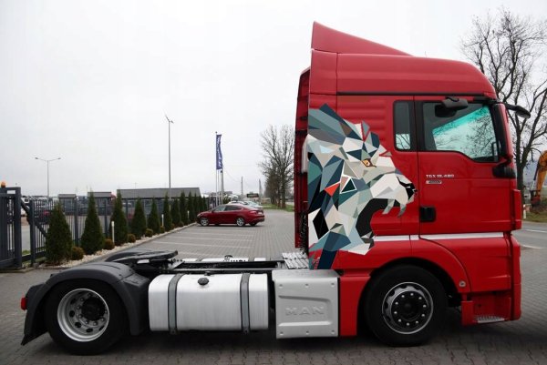 Наклейки на кабину ман TGX