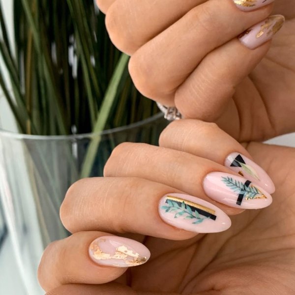 Ногти миндаль молодёжные модные