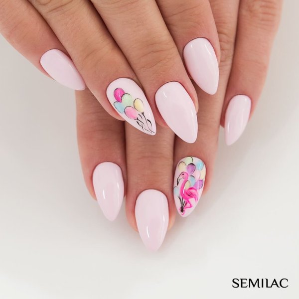 Молочный маникюр с наклейками