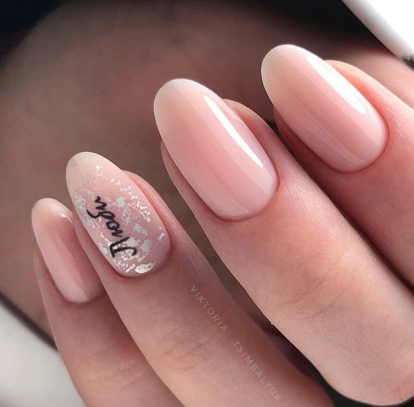 Ногти миндаль молодёжные