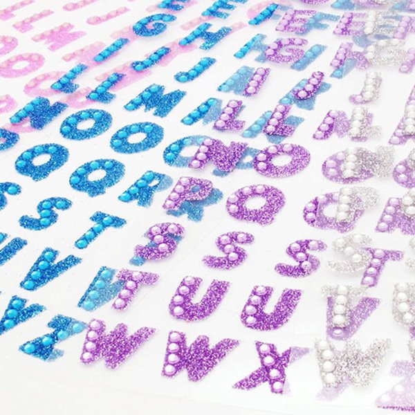 Блесточки и наклейки для ногтей