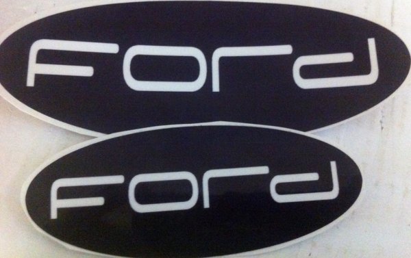 Черный значок Форд фокус 2