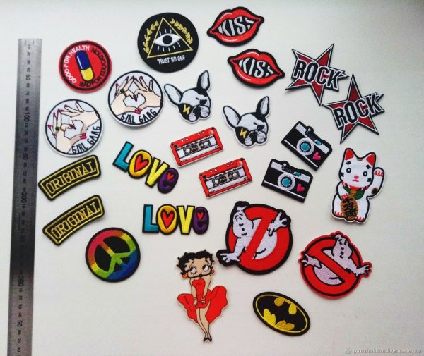 Фирменные нашивки на одежду