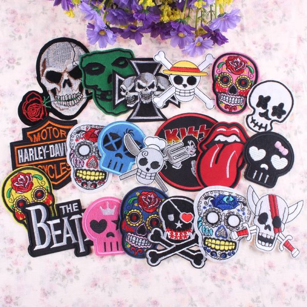 Панк нашивки