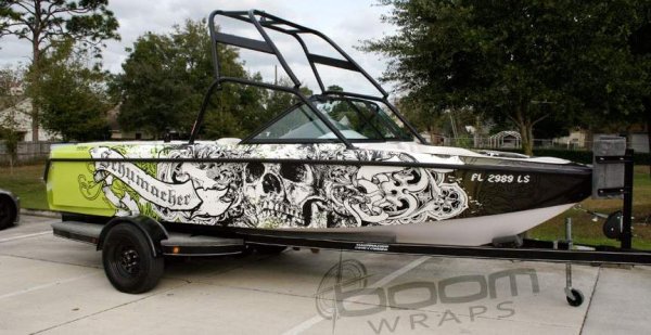 Винил на борт лодки