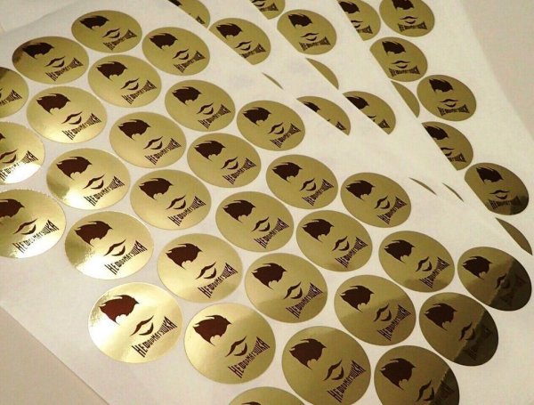 Печать наклеек с контурной резкой