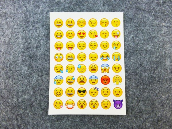 Наклейка (стикер) смайлик