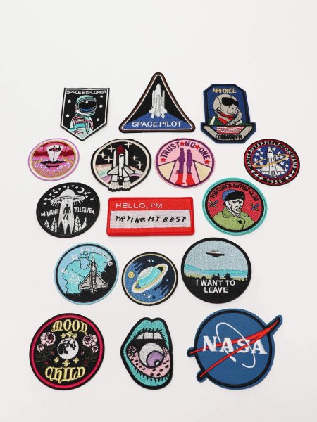 Наклейки на одежду