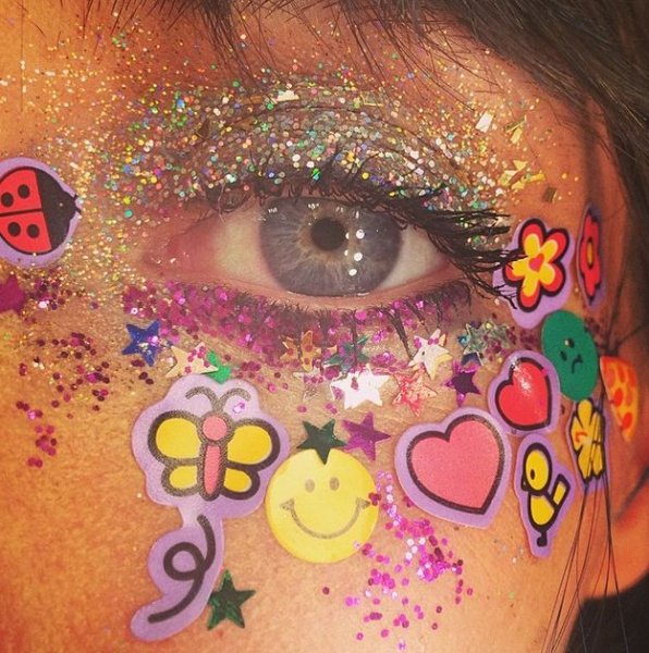 Стразы на лоб