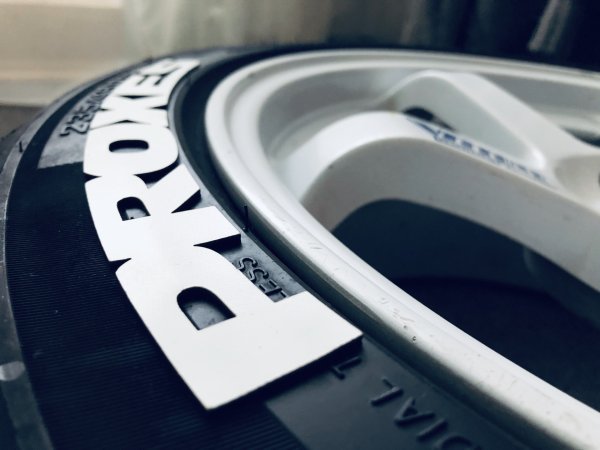 Надписи на покрышках