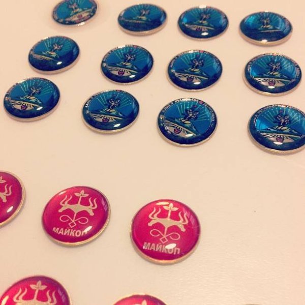 Полимерная наклейка под смолой