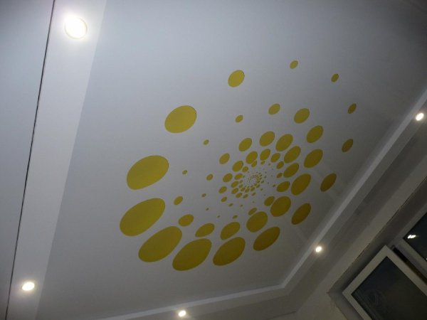 Натяжной потолок с японским рисунком