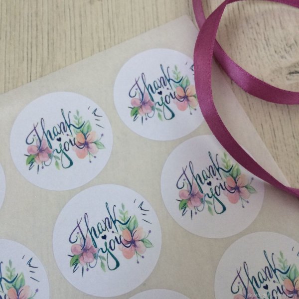 Круглые наклейки с логотипом