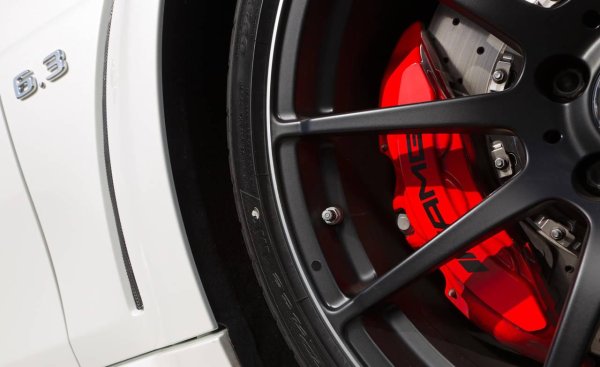 Накладки на суппорта AMG w204