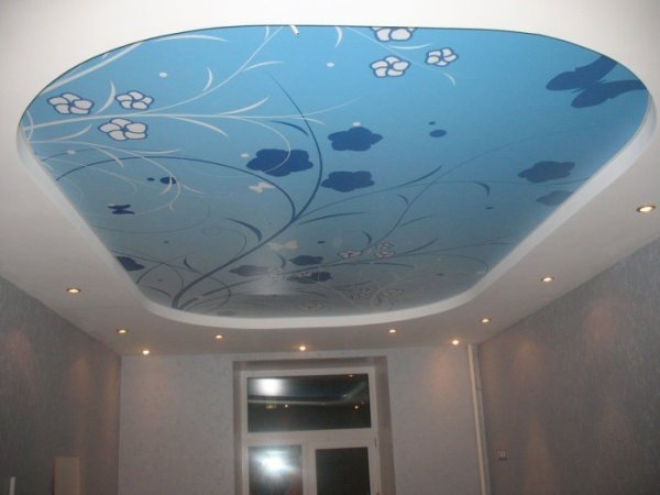 Натяжные потолки двухуровневые с узором