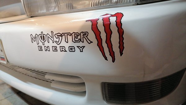 Наклейки на машину на бампер