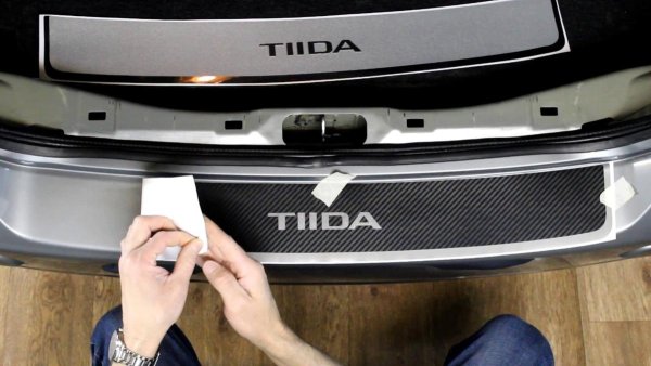 Накладка на задний бампер Ниссан Тиида седан 2008