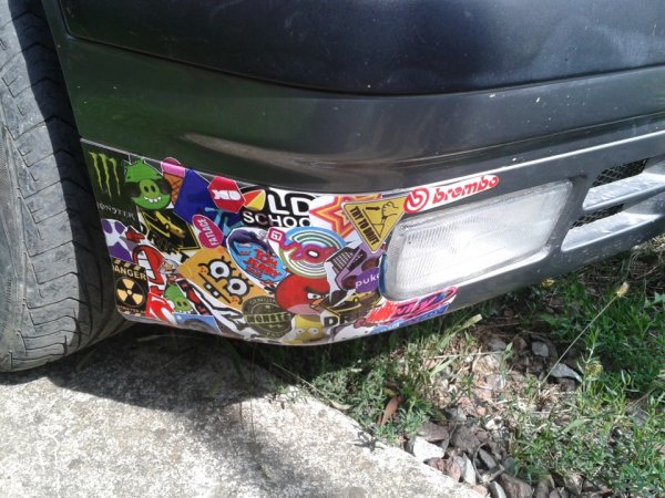 Заплатка на бампер автомобиля