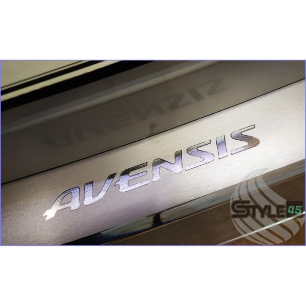 Наклейки на Авенсис