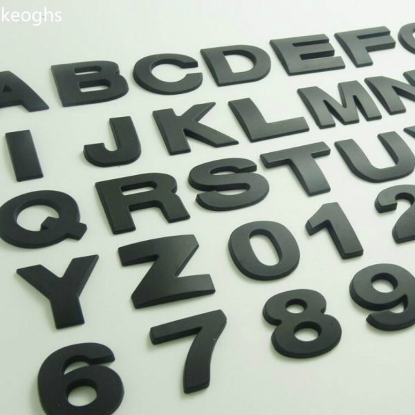 Буквы на автомобиль самоклеящиеся