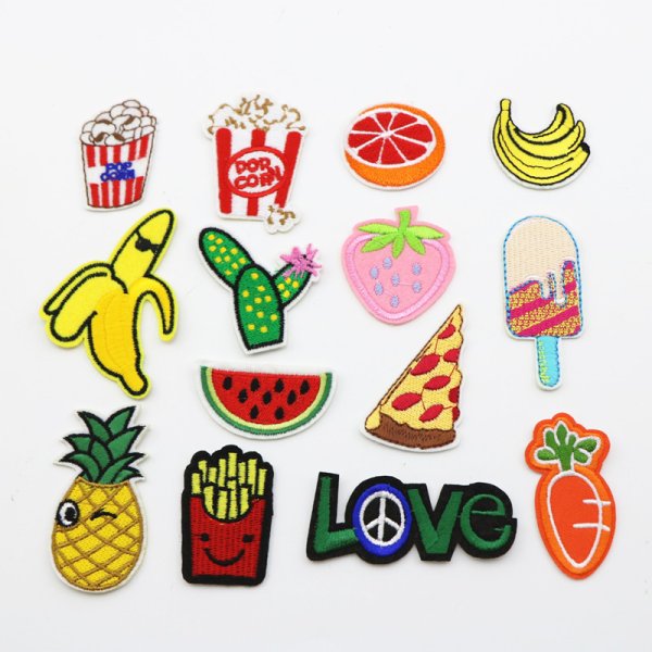 Модные наклейки на одежду