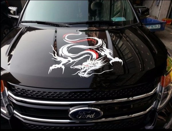 Наклейки на черную машину