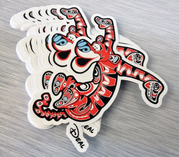 Группа с черепом на логотипе