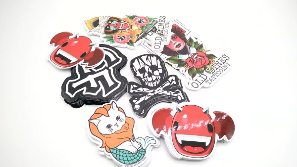 Кастомный стикер