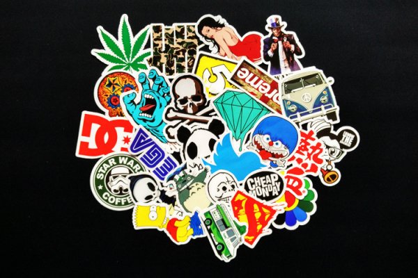 Крутые наклейки на телефон