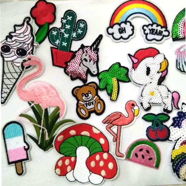 Модные наклейки на одежду