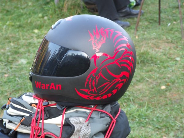 Разрисованный шлем для мотоцикла