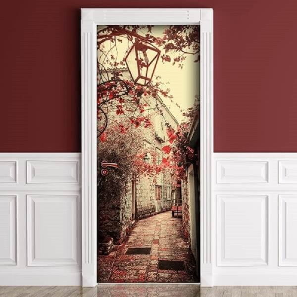 Разрисованная дверь