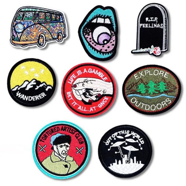 Наклейки на куртки с заплаточками и поисками