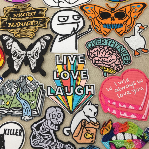 Нашивки на одежду брендовые