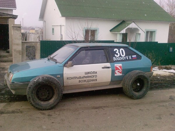 Наклейка на ВАЗ бешеный сарай