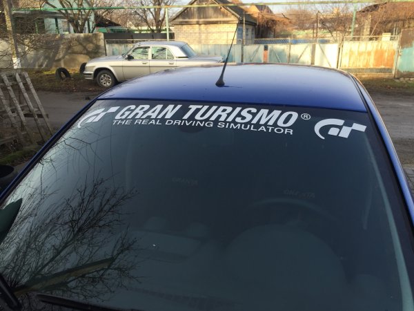 Наклейки на лобовое стекло автомобиля надписи в стиле