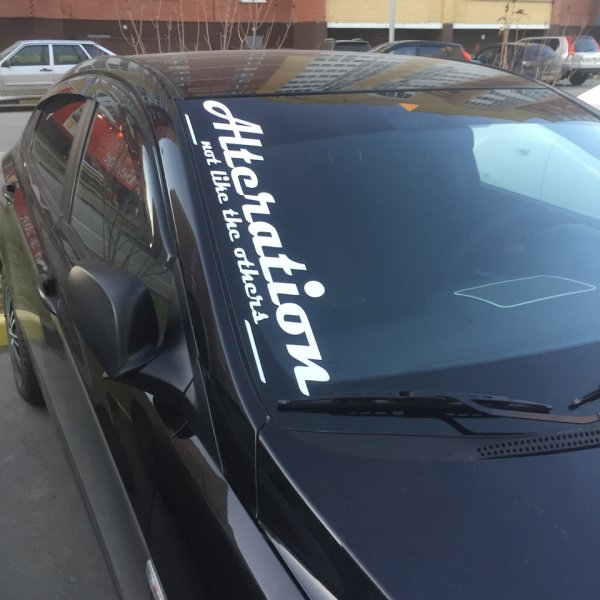 Наклейка на лобовое сбоку