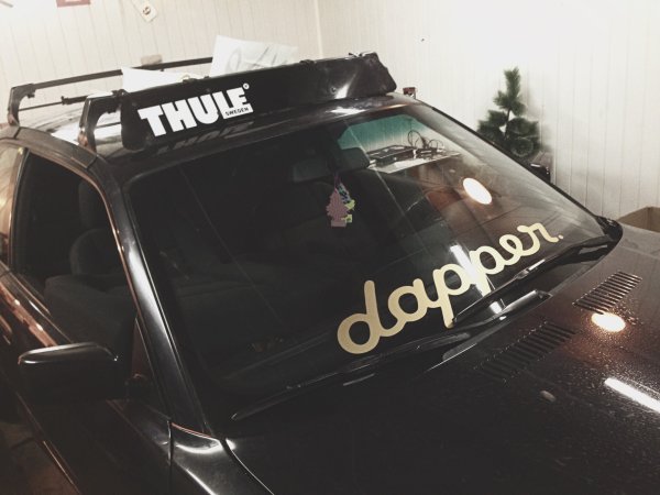 Наклейки на лобовое