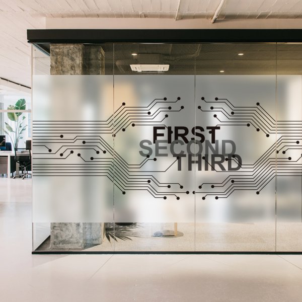 Наклейка на стекло в офис