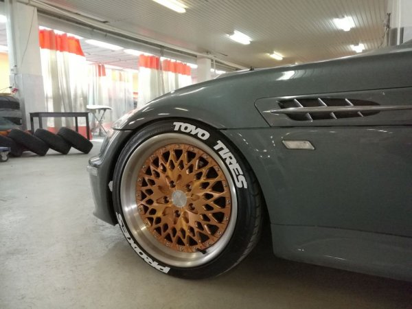 Надписи на резине