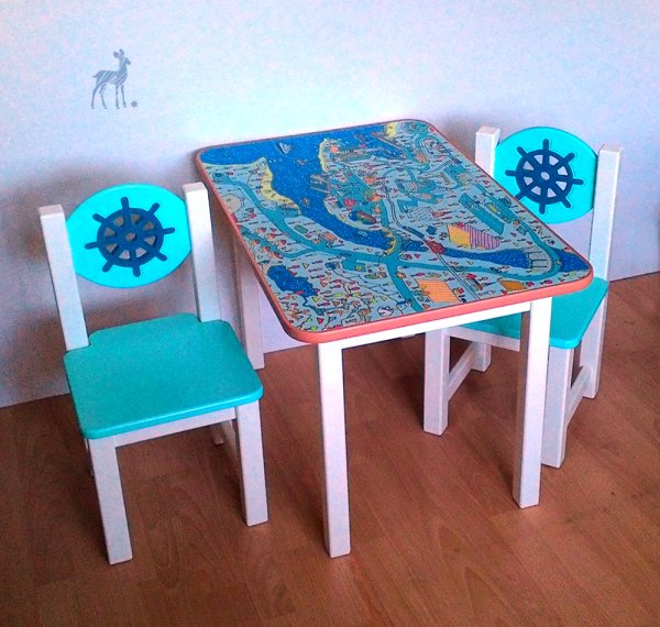 Разрисованный детский стол