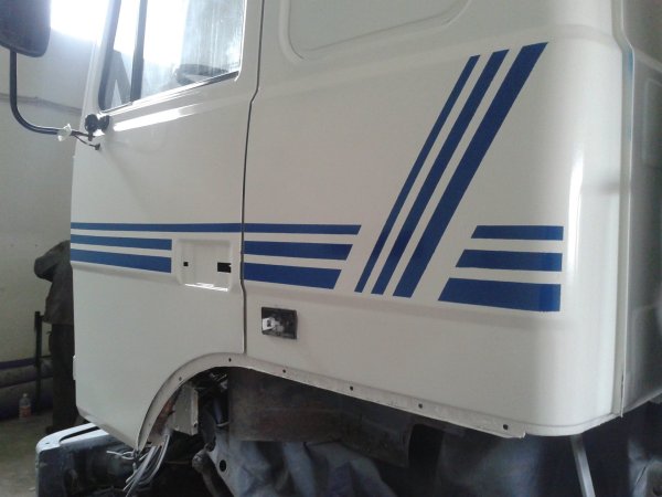 Полосы на кабине МАЗ 5440