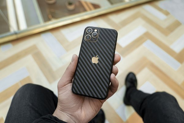 Glueskin кожаная наклейка iphone 12 Pro Max