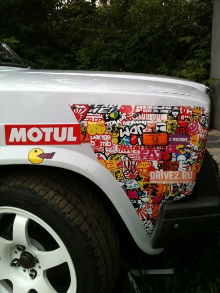 Наклейка на автомобиль Motul